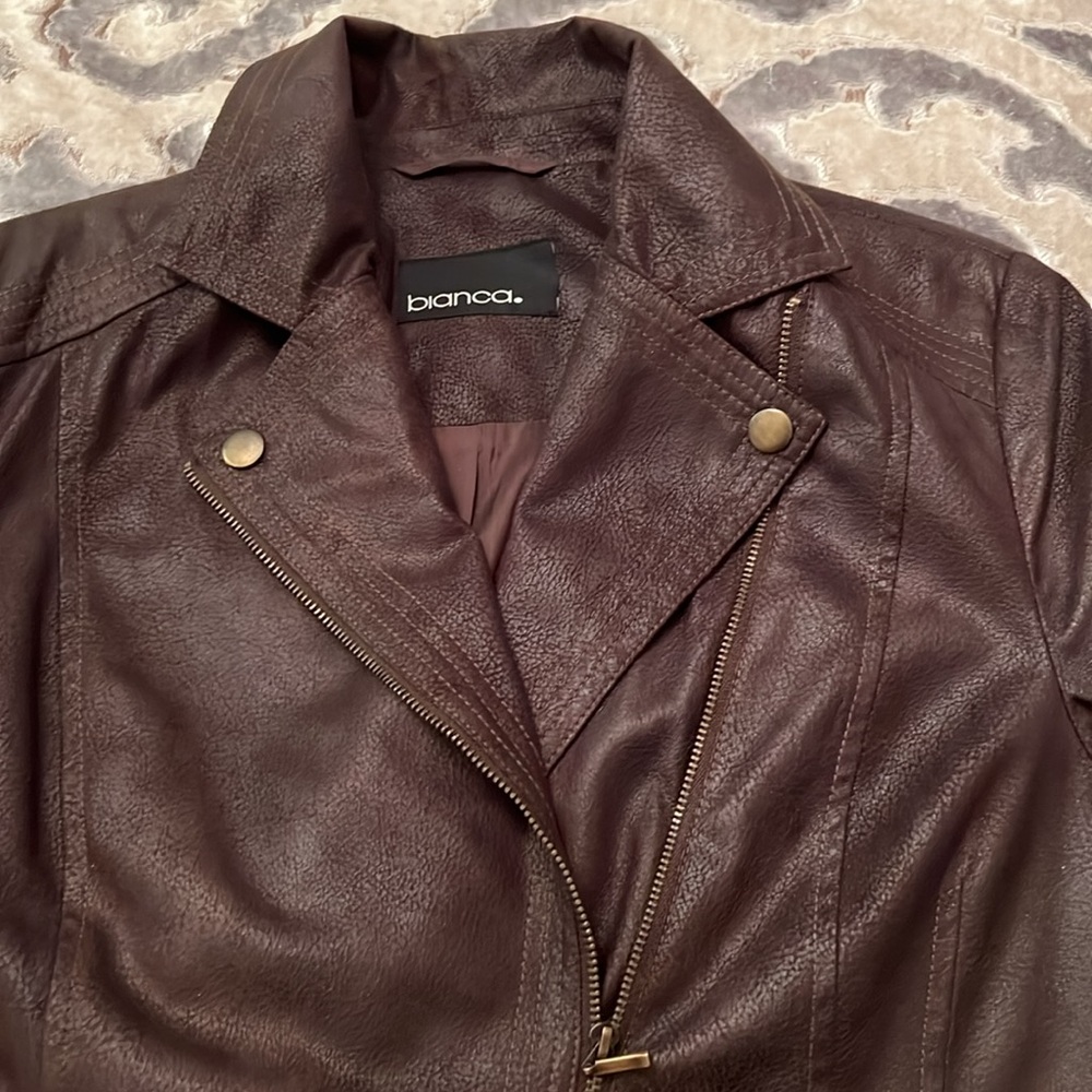 Faux jacket. - Picture 3 of 9